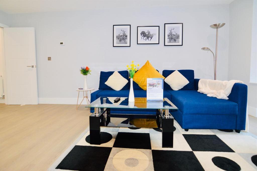 Morden Central Self Contained Flat By Cozynest Reading Kültér fotó